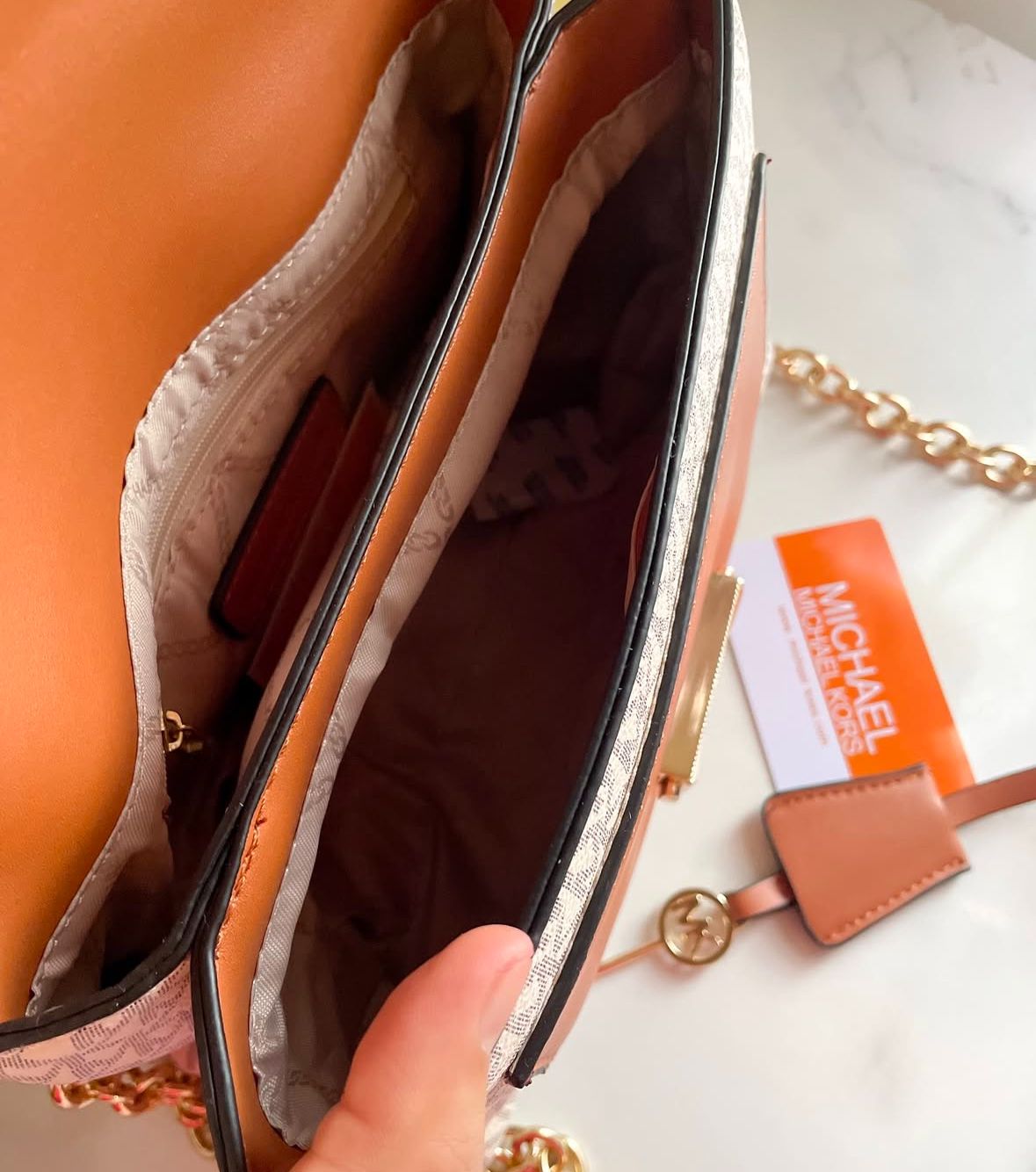 Michaell Kors sCece Medium Logo Shoulder Bag - Image 6