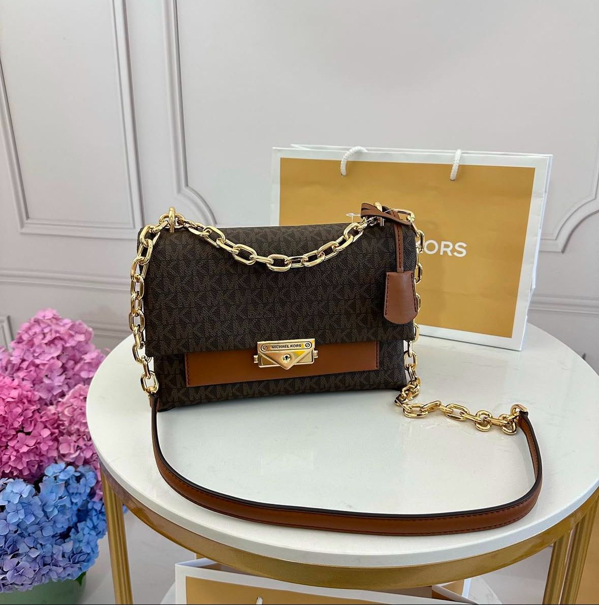 Michaell Kors sCece Medium Logo Shoulder Bag - Image 8