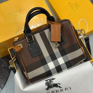 BURBERRYY SIGNATURE SPEEDY HANDBAG