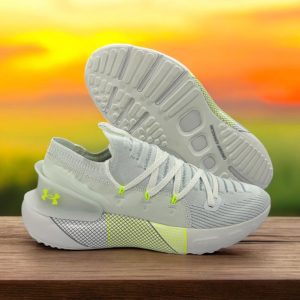 UNDERR ARMOUR HOVR PHANTOM