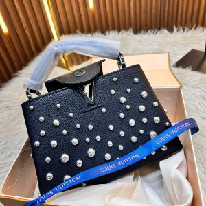 LOUISS VUITTONN YK Capucines MM Hand Bag