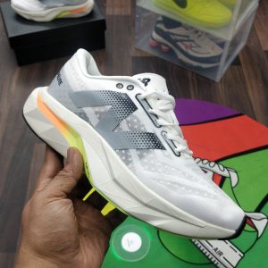 NEWW BALANCE FUELCELL SUPERCOMP ELITE V