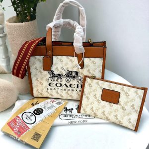 COACHH FIELD HORSE AND CARRIAGE TOTE BAG