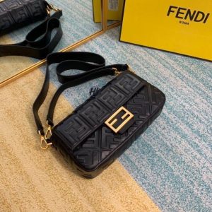 FENDII BAGUETTE 