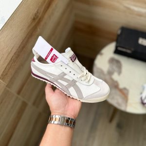 Onitsukaa tiger leather trainers white grey 