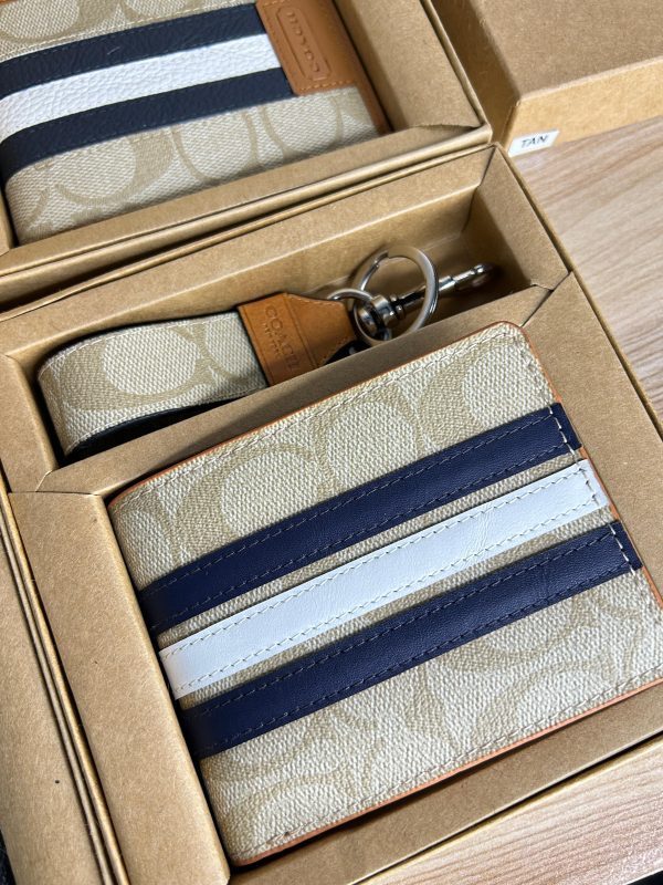 COACHH PREMIUM QUALITY LEATHER WALLETS WITH KEY CHAIN - Image 3