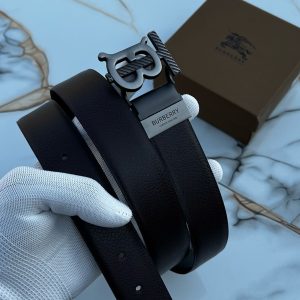 BURBERRYY  REVERSIBLE BELT