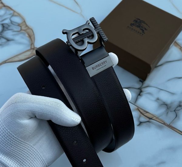 BURBERRYY  REVERSIBLE BELT