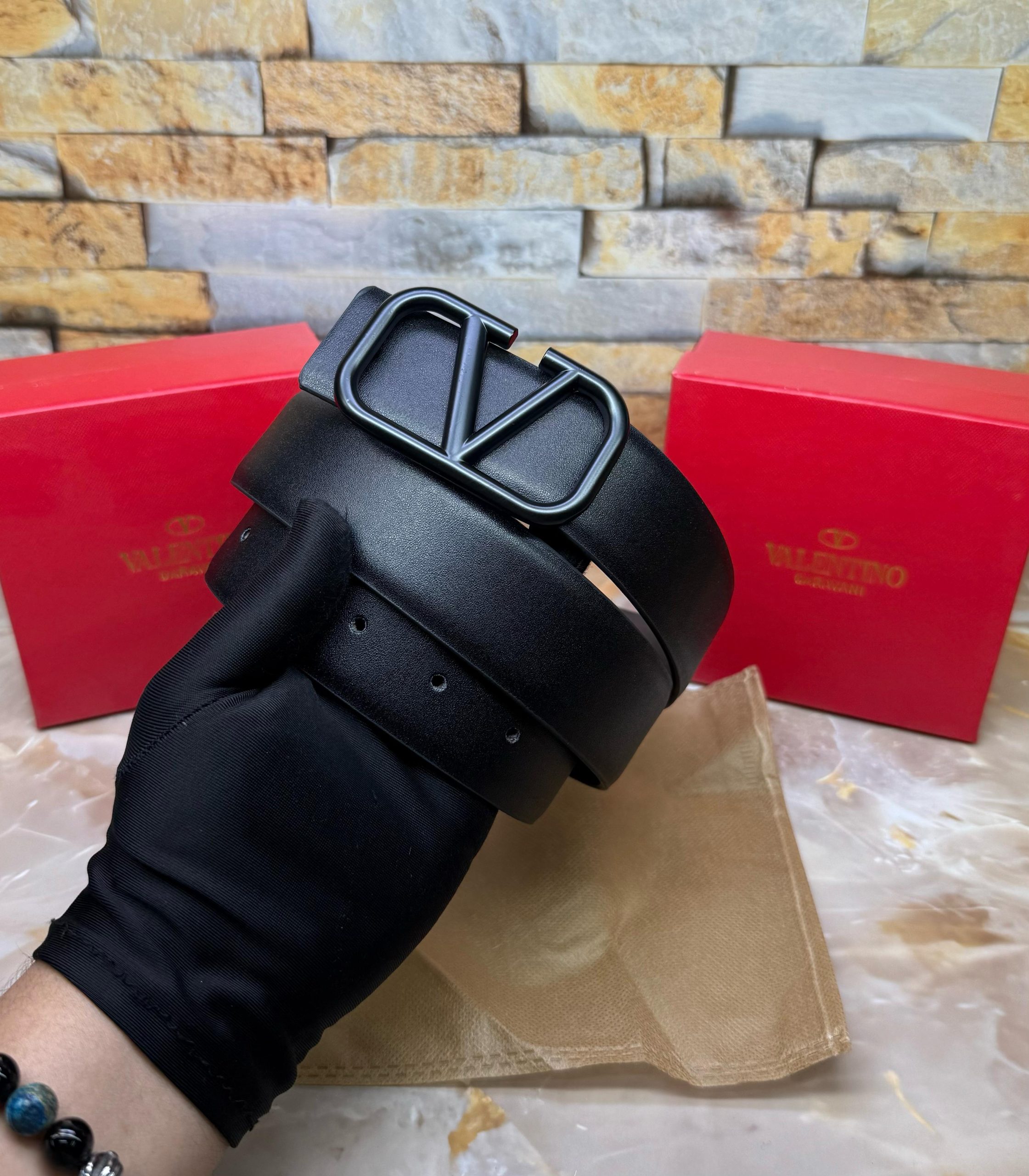 TODD’S VALENTINOO - Image 5