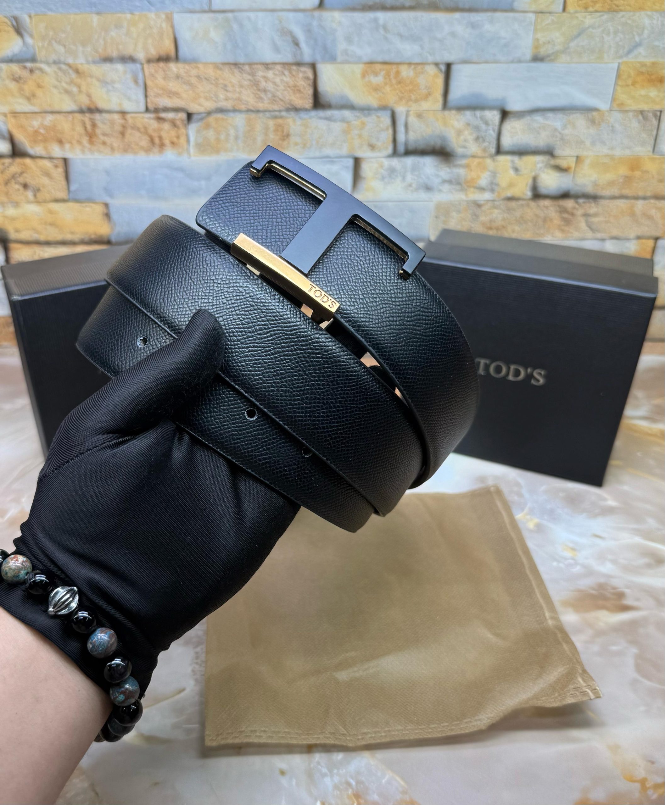 TODD’S VALENTINOO - Image 4