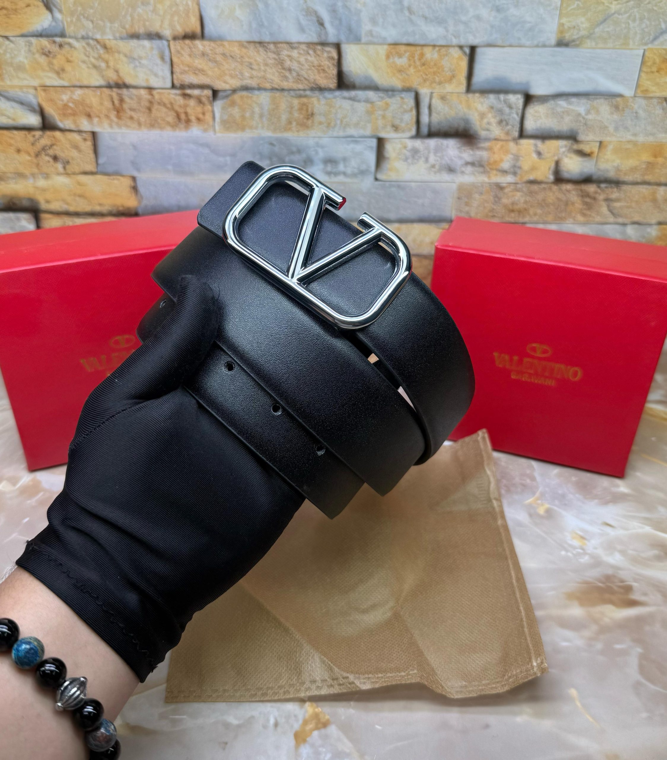 TODD’S VALENTINOO - Image 6