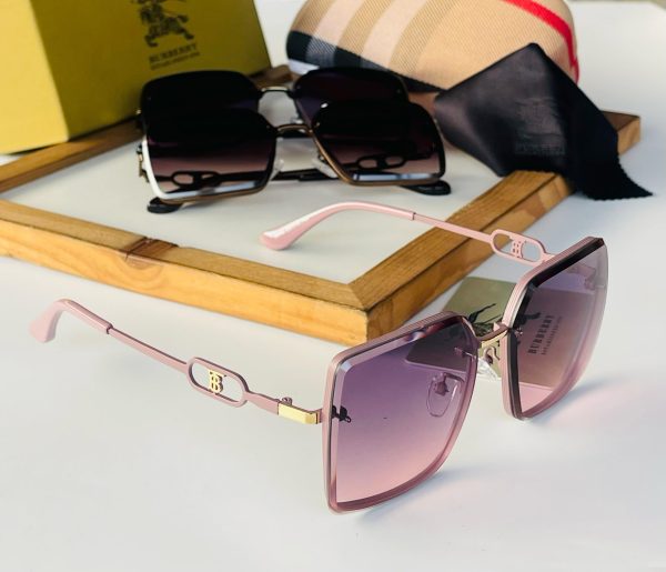 BURBERRYY-SUNGLASSESS