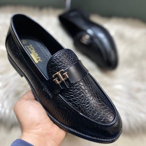 TOMMYY HILFIGERR Buckle Leather Loafer