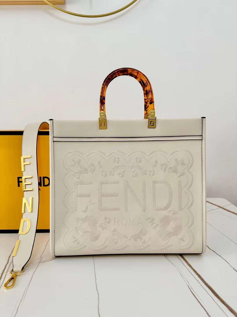 FENDII TOTE - Image 3