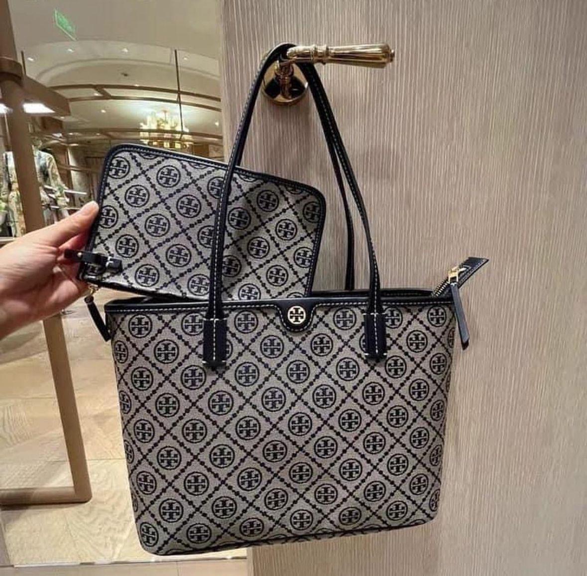 TORYY BURCH SMALL T MONOGRAM ZIP TOTE - Image 4