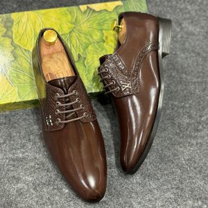 LVV OR GUCCII BOTH FORMAL