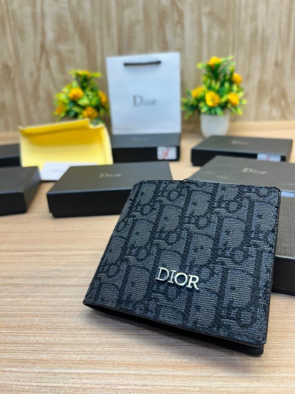 DIORR Premium Quality High Demanded Men’s wallet - Image 3