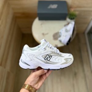 NEW BALANCEE 725 WHITE
