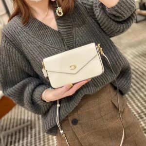 Coachh Wyn Medium Shoulder Bag