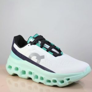 Onn ClousMonster Undyed White Creek