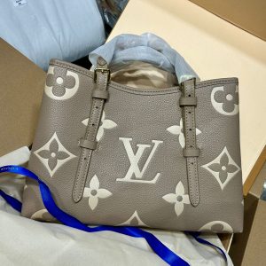 LOUISS VUITTONN GRAND PALAIS HANDBAG