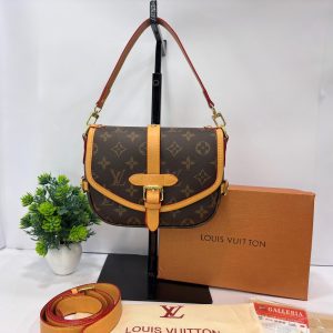 LOUIS VUITTONN SAUMAR BB BAG