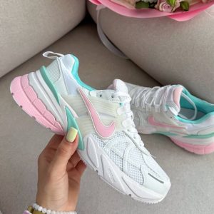 Nikee V2R Runtek Summit Pink