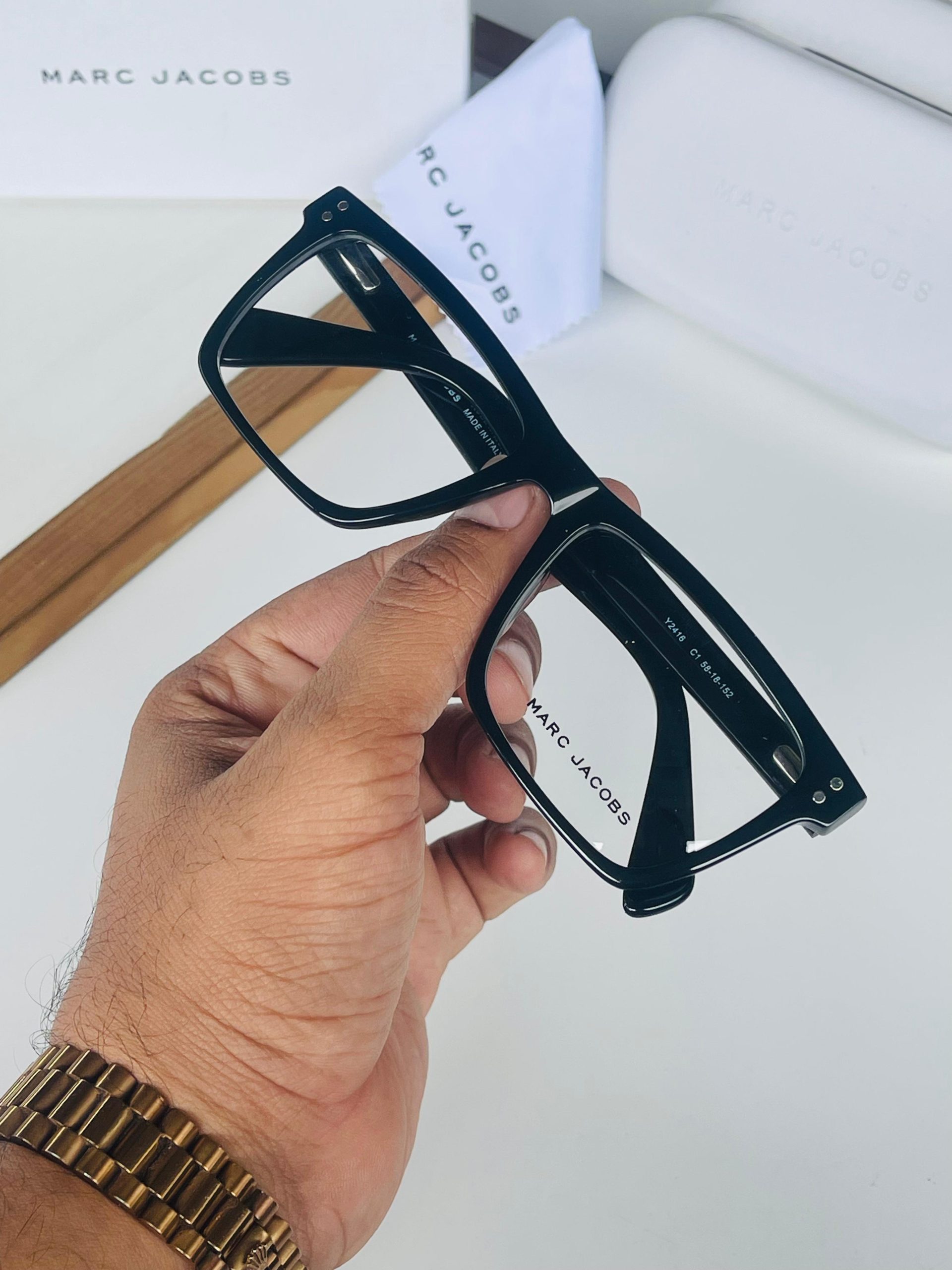 MARC JACOBSS TRANSPARENT LENS - Image 3