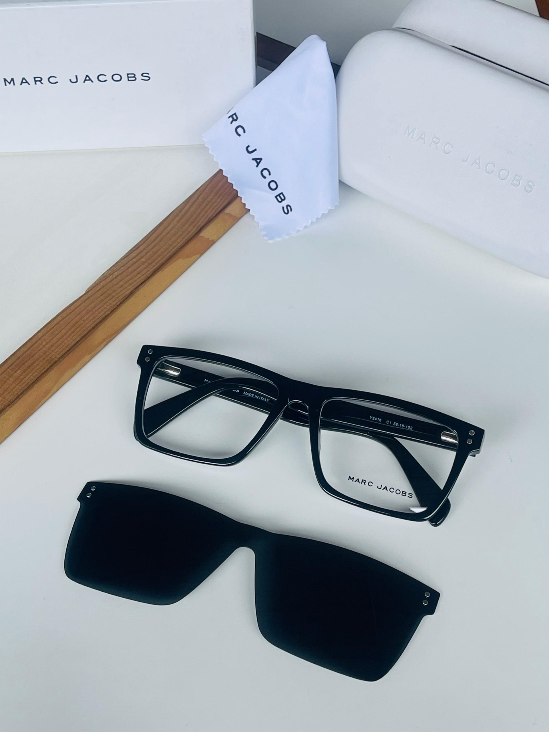 MARC JACOBSS TRANSPARENT LENS - Image 10