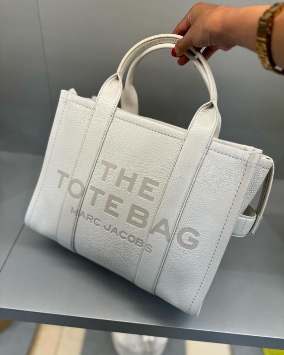 MARCC JACOBSS THE TOTE BAG - Image 4