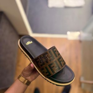 FENDII-ROMA STORE ARTICLE IN THE HOUSE