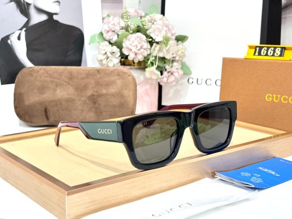 GUCCII   STORE ARTICLE