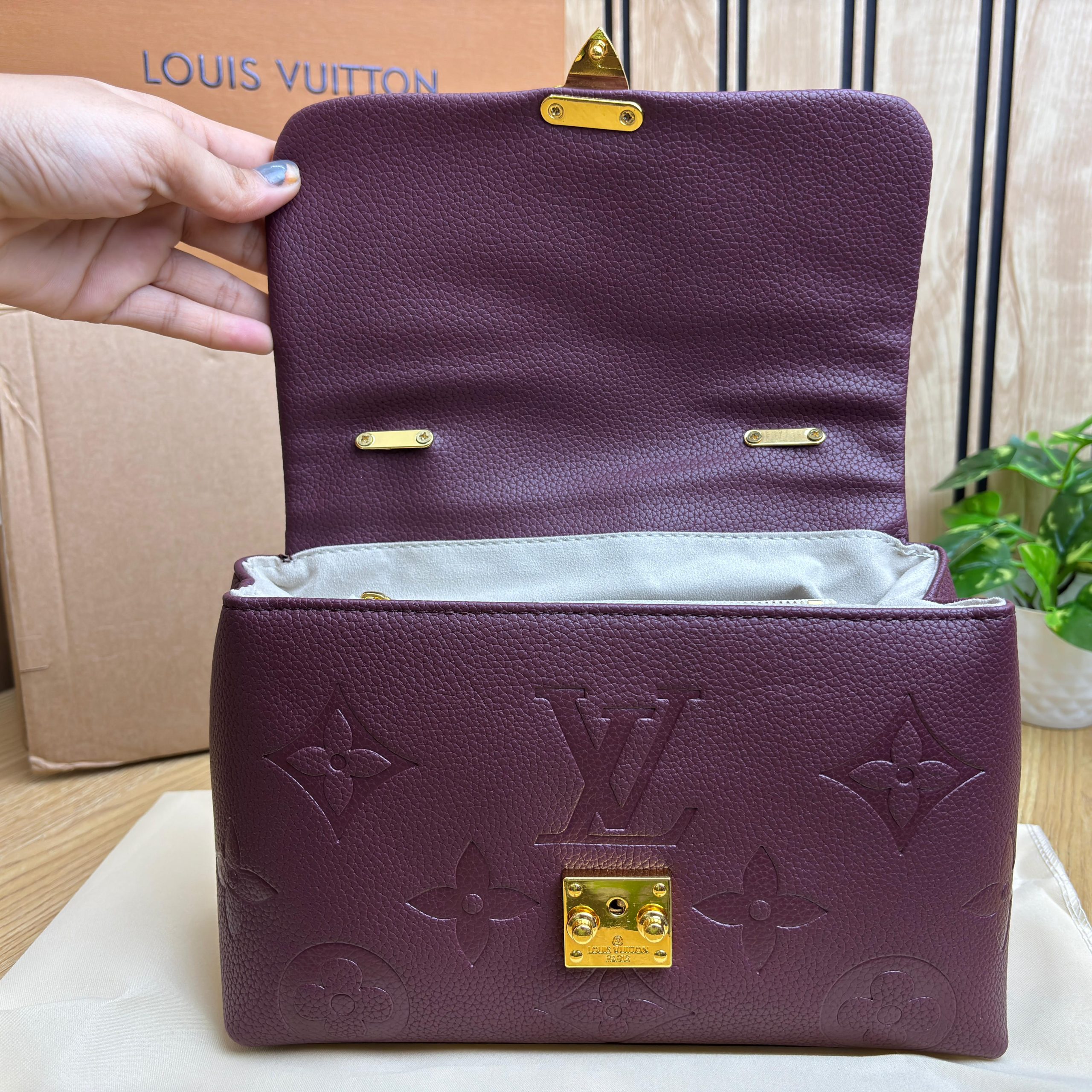 LVV MADELEINE BAG - Image 15