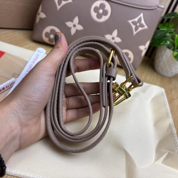 LVV MADELEINE BAG - Image 14