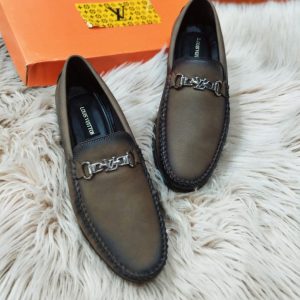 lVv loafers