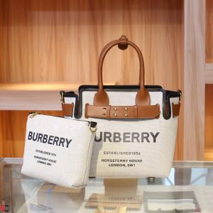 BURBERRYY  HORSEFERRY CANVAS TOTE BAG
