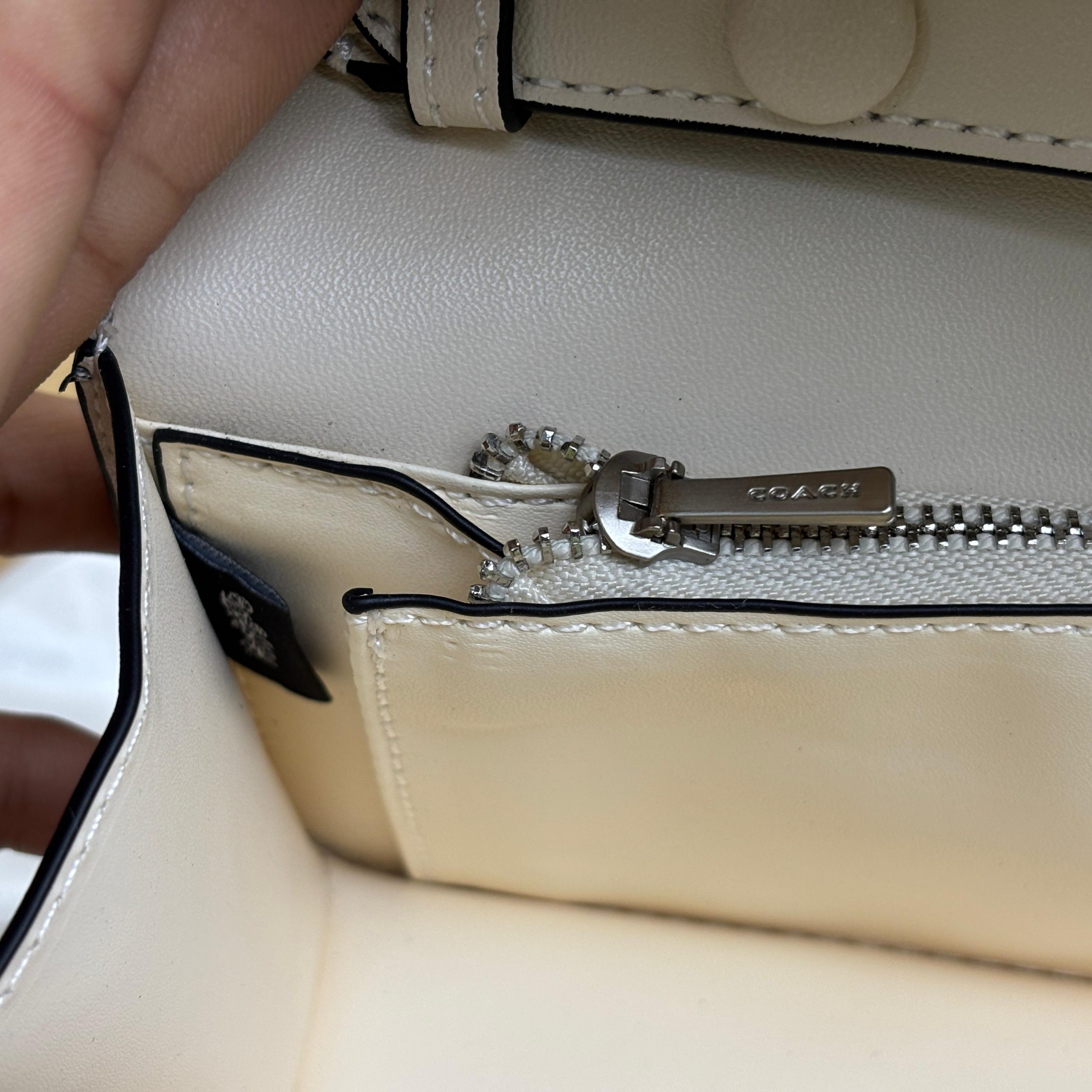 COACHH IDOL BAG 23 (OG SERIES) - Image 7