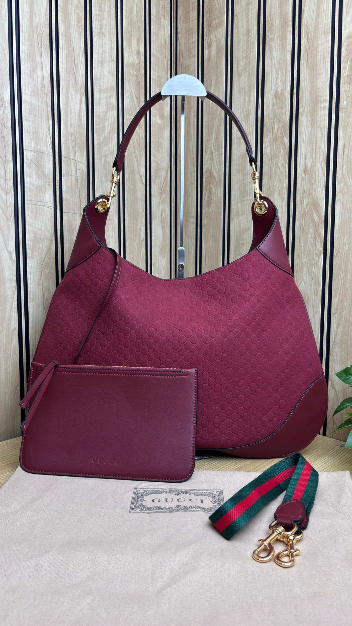 GUCCII B LARGE SHOULDER BAG - Image 11