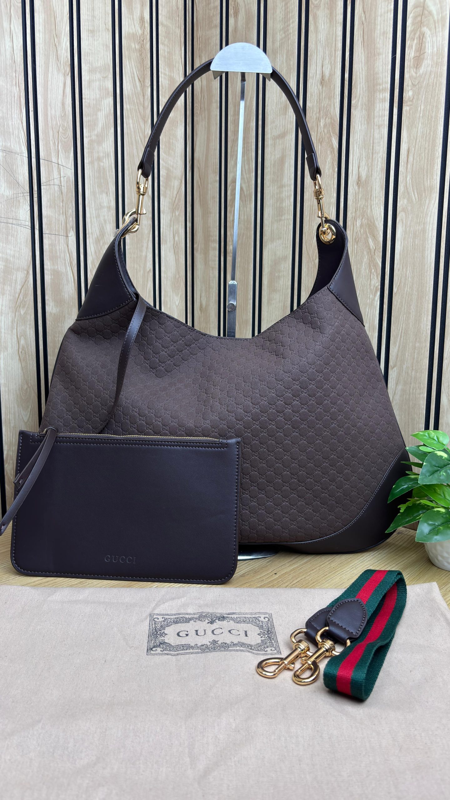 GUCCII B LARGE SHOULDER BAG - Image 12