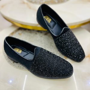 ZARAA  (Zardosi Handwork peshawari loafers)