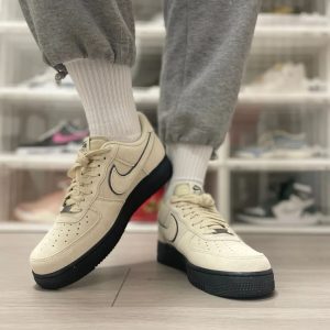 Nikee Air force 1 07 LV 8 low light khaki
