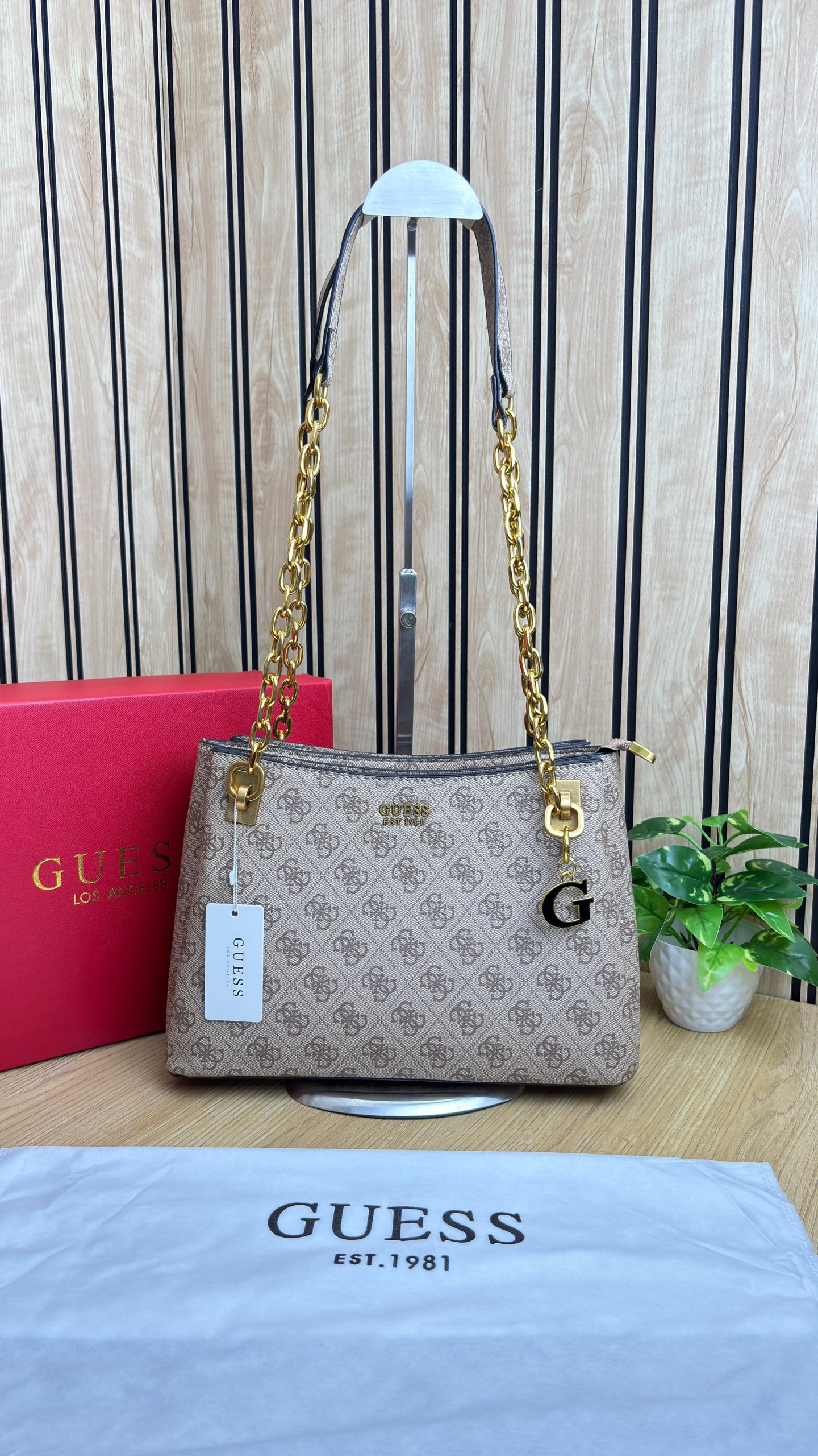 GUESSS SHOULDER BAG PRRMIUM SERIES