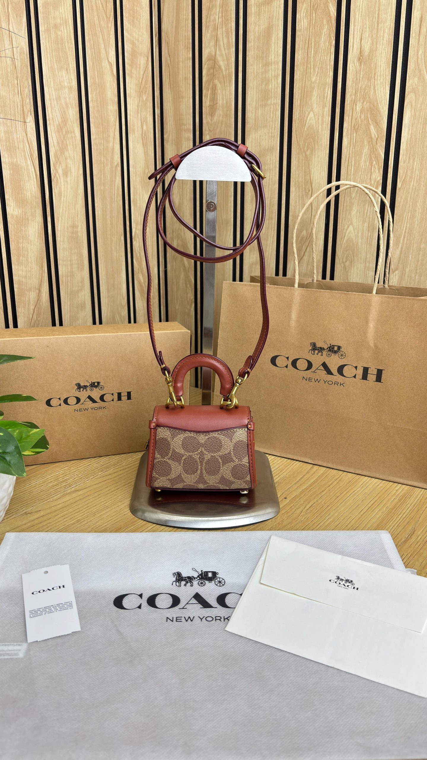 COACHH SAMMY TOP HANDEL - Image 4