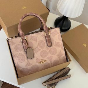 COACHH MAGGIE SMALL TOTEBAG