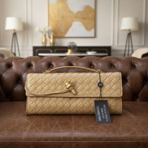 BOTTEGAA VENETAA LONG ANDIAMO Clutch Bag