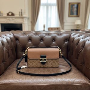Coache Morgan Shoulder Bag In Signature Canvas