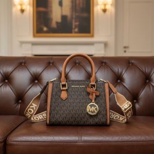 Michaele Kors Hope Satchel Bag In Triple Compartment Handbag