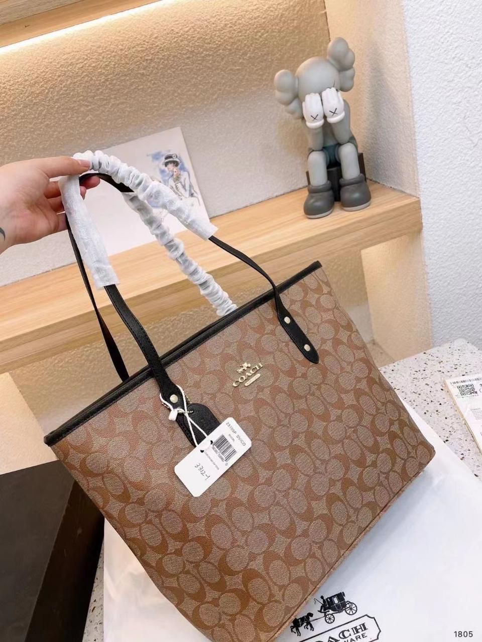 LATEST COACHE TOTE - Image 2