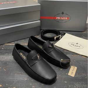 Pradas Loafers