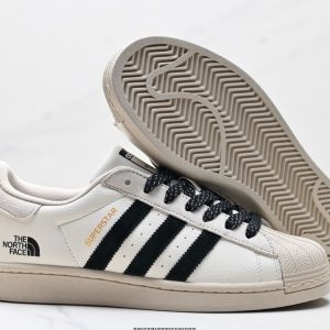 ADIDASE ORIGINAL SUPERSTAR WHITE BLACK NORTH FACE 